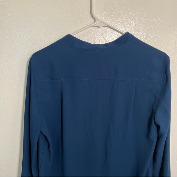 Nine West V-Neck Blouse 2 Chest Pocket Blue S - Picture 8 of 11